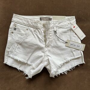 JUSTUSA White jean shorts size small NWT